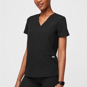 Figs women’s casma three pocket scrub top size medium color black